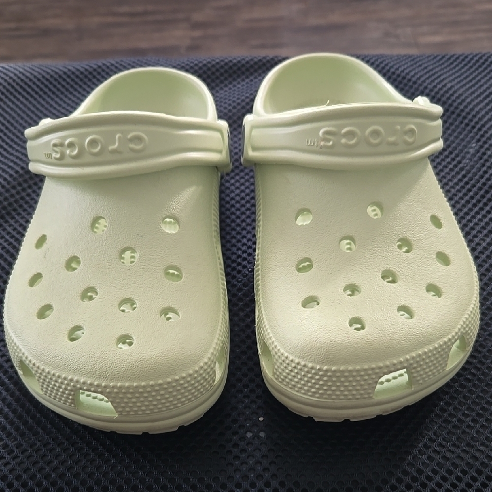 CROCS Kids Water Shoes - Soft Green